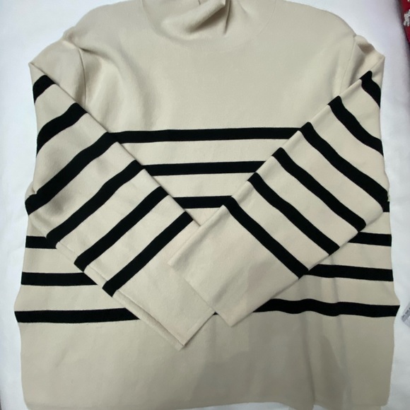 H&M mock neck sweater, EUC - Picture 3 of 4